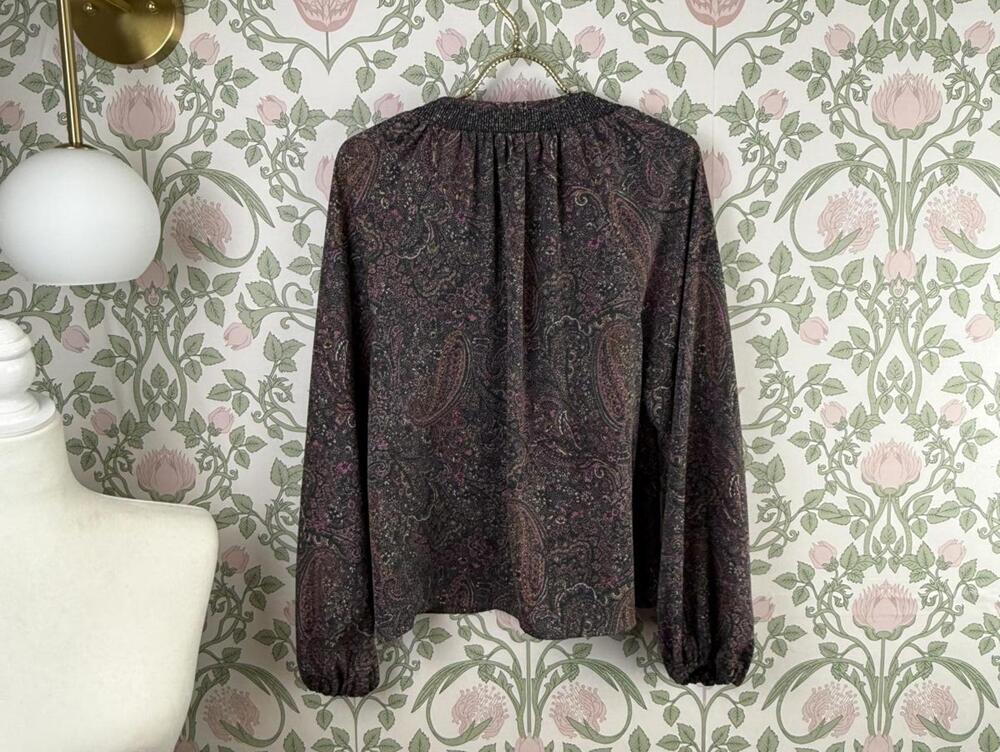 Evereve Green and Pink Paisley Print V-Neck Blouse - Size -Medium - Picture 3 of 6